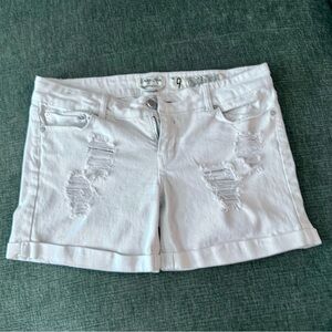 St Indigo Rein White Distressed Denim Shorts – Size 9